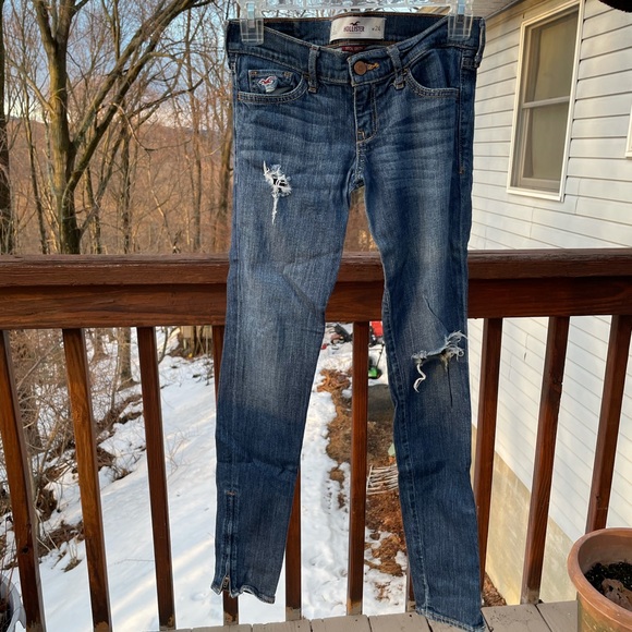 Ripped Hollister Jeans - Picture 7 of 7